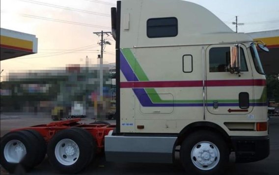 Sell Green 2015 Mitsubishi Fuso in Manila