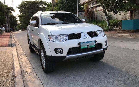 Pearl White Mitsubishi Montero Sport 2013 for sale in Quezon City