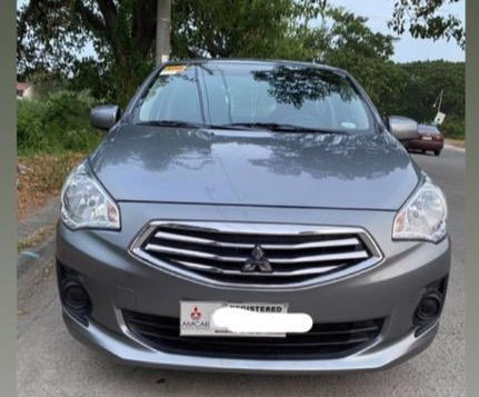 Selling Grey Mitsubishi Lancer in Muntinlupa