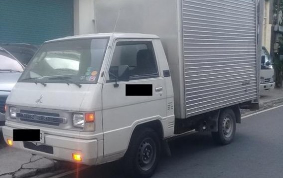 White Mitsubishi L300 for sale in San Juan