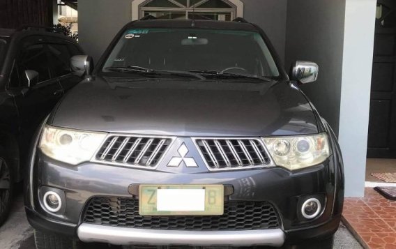 Grey Mitsubishi Montero for sale in Manila