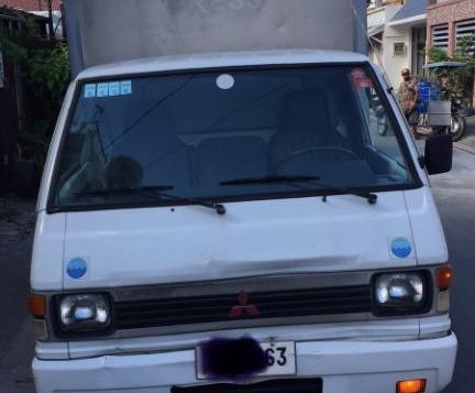 White Mitsubishi L300 for sale in Las Piñas