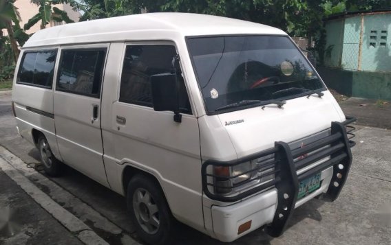 White Mitsubishi L300 for sale in San Pedro