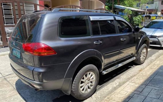 Selling Black Mitsubishi Montero 2011 in Manila