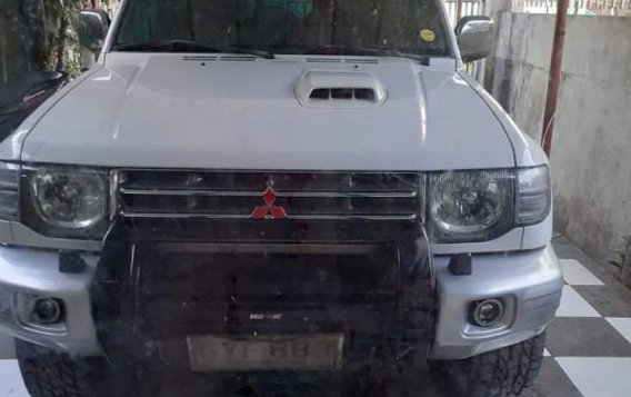 Selling White Mitsubishi Pajero in Butuan