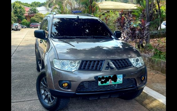 Selling Grey Mitsubishi Montero sport 2012 in Quezon City