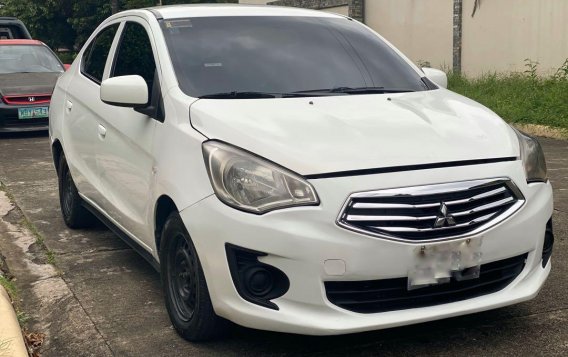 Selling Pearl White Mitsubishi Mirage in Quezon City