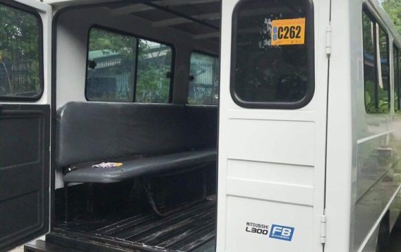 Selling White Mitsubishi L300 in San Jose del Monte