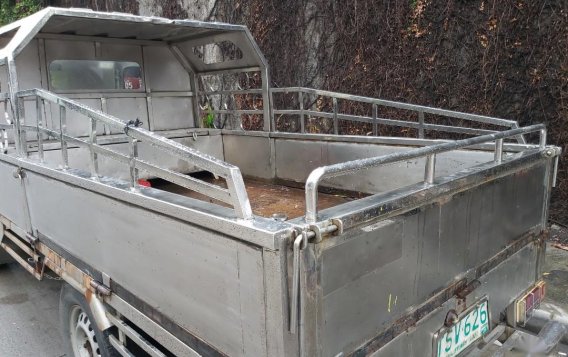 Selling White Mitsubishi L300 1995 in Malabon