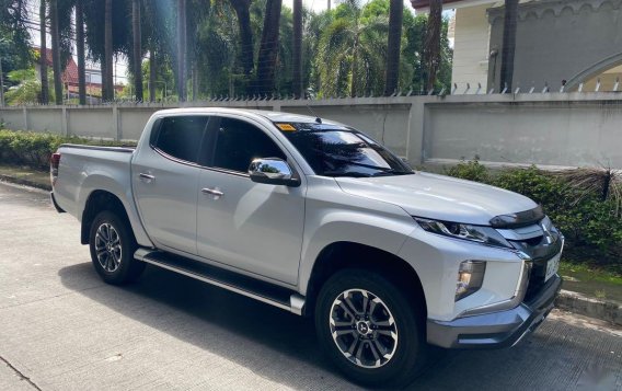 Selling Pearl White Mitsubishi Strada 2019 in Pasig