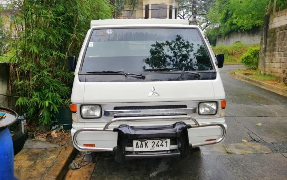 Selling White Mitsubishi L300 2014 in Cainta