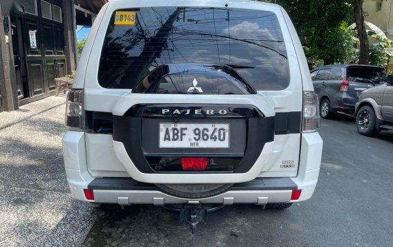 Sell Pearl White 2015 Mitsubishi Pajero in Manila