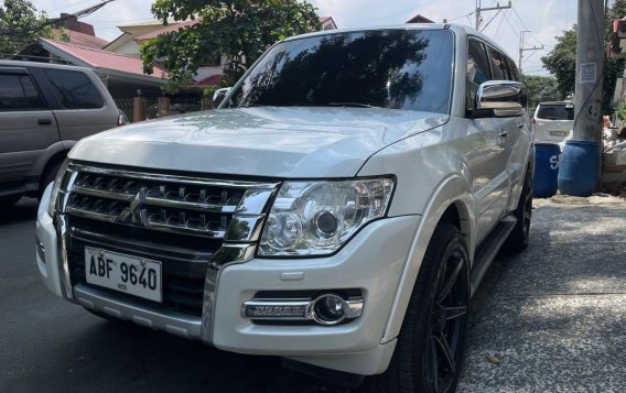 Sell Pearl White 2015 Mitsubishi Pajero in Manila