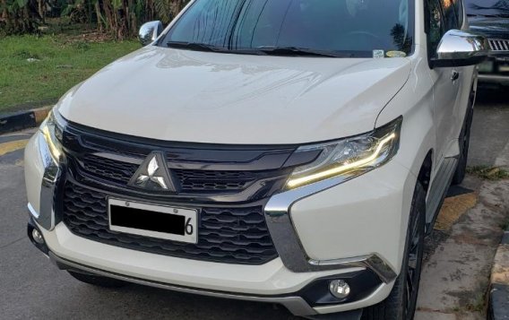 Pearl White Mitsubishi Montero Sport 2018 for sale in Quezon