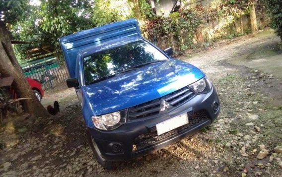 Selling Blue Mitsubishi L200 2014 in Pateros 