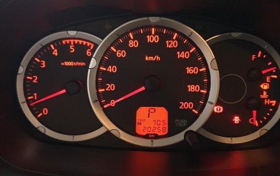 Selling Silver Mitsubishi Strada 2013 in Manila