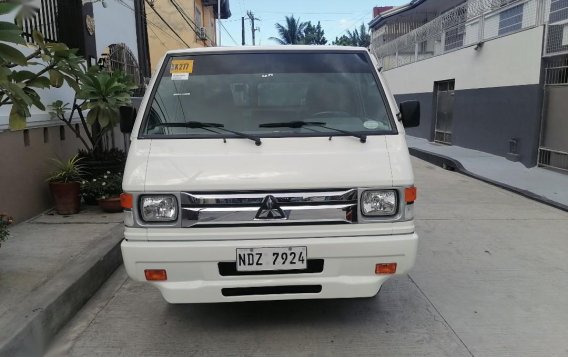 Selling White Mitsubishi L300 2021 in Manila