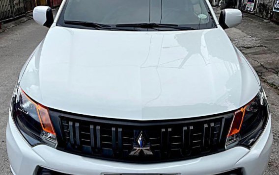 Selling White Mitsubishi Strada 2018 in Quezon 