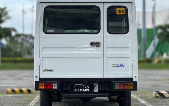 2015 Mitsubishi L300 in Makati, Metro Manila