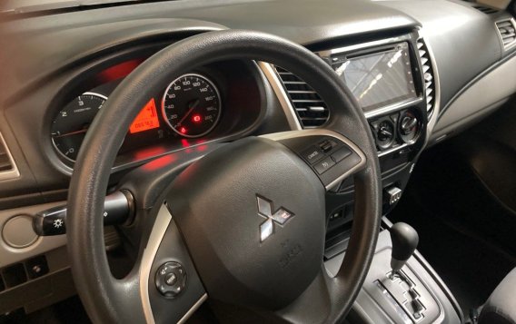 Selling White Mitsubishi Strada 2015 in Parañaque
