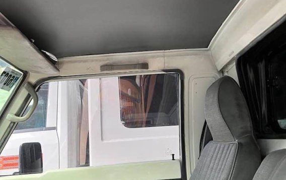 White Mitsubishi L300 2011 for sale in Quezon City