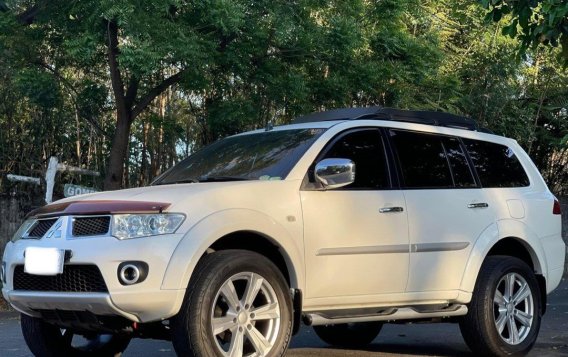 White Mitsubishi Montero sport 2010 for sale in Parañaque