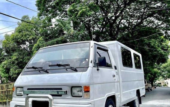 White Mitsubishi L300 2014 for sale in Las Piñas