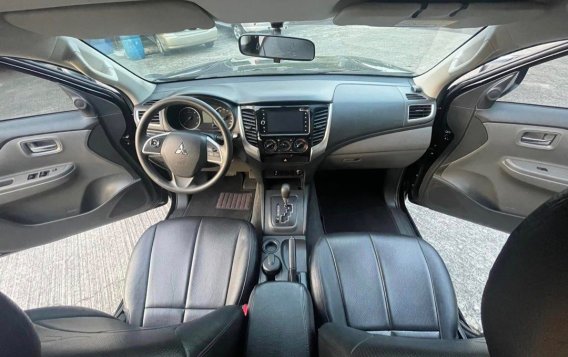 Selling White Mitsubishi Strada 2016 in Parañaque