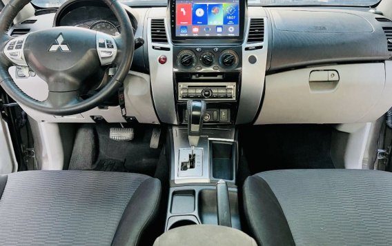 White Mitsubishi Montero 2012 for sale in Las Piñas