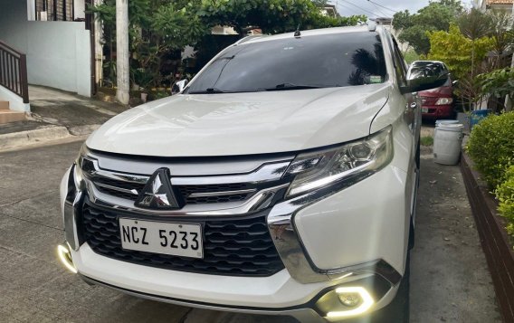 Selling White Mitsubishi Montero sport 2017 in Makati