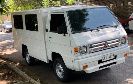 Selling White Mitsubishi L300 2020 in Quezon City