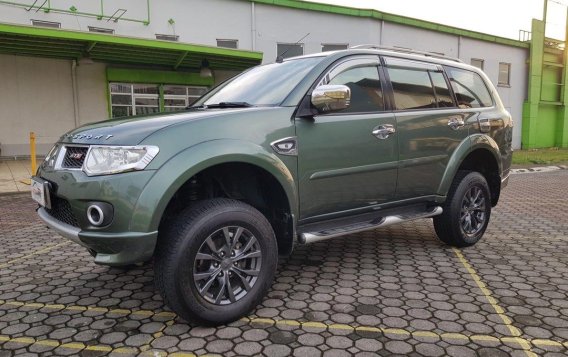 White Mitsubishi Montero 2009 for sale in Muntinlupa
