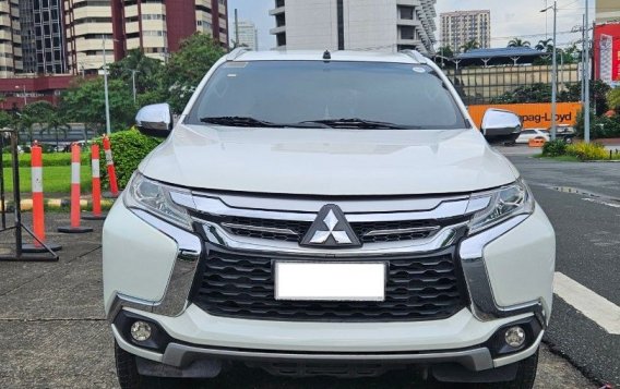 Selling White Mitsubishi Montero sport 2017 in Pasay