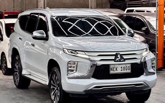 White Mitsubishi Montero sport 2020 for sale in 