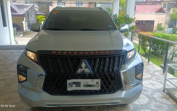 Sell White 2022 Mitsubishi Montero sport in Manila