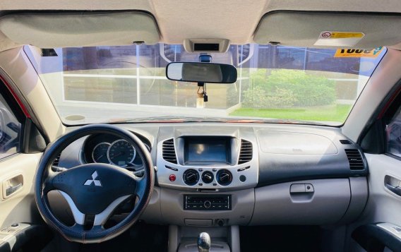 White Mitsubishi Strada 2014 for sale in Marikina