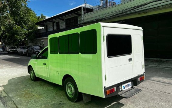 Selling White Mitsubishi L200 2019 in Quezon City