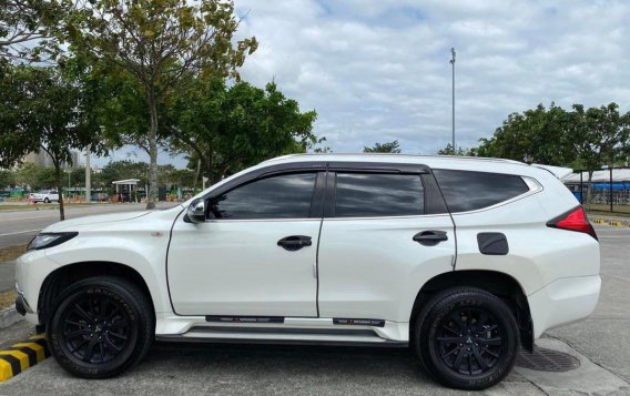 White Mitsubishi Montero sport 2017 for sale in 